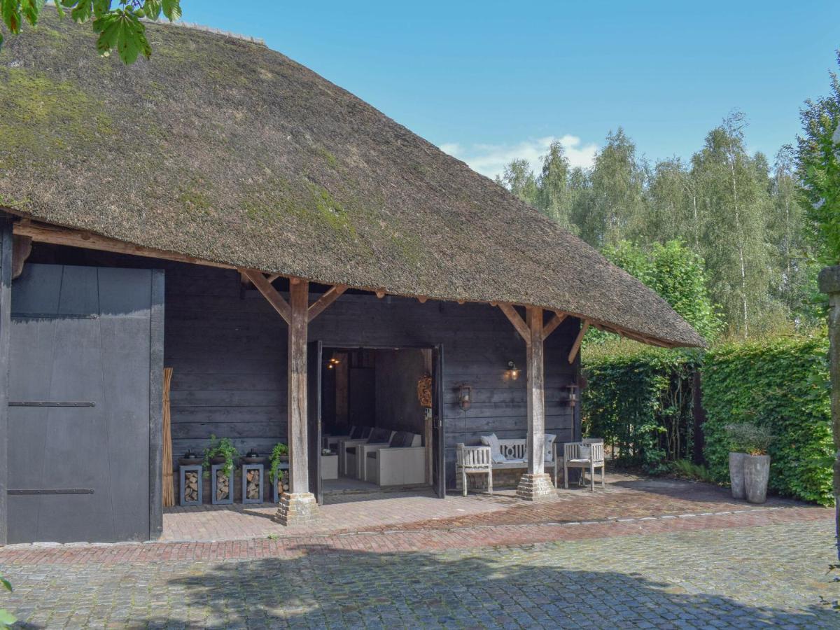 Unique Holiday Home With A Hot Tub Alphen  Kültér fotó